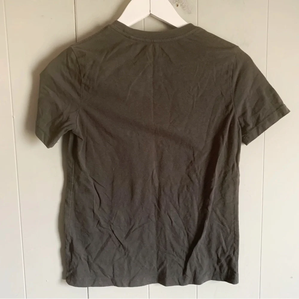 OLD NAVY Jurassic Park Graphic T Youth L (10-12)
